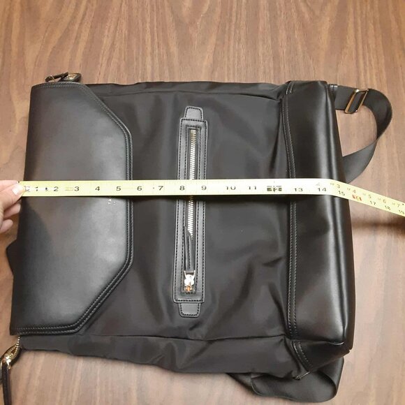 Targus Newport Black Convertible 2-in-1 Messenger Backpack laptop tablet - Picture 16 of 16